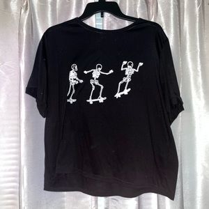 Skeletons skateboarding black tee